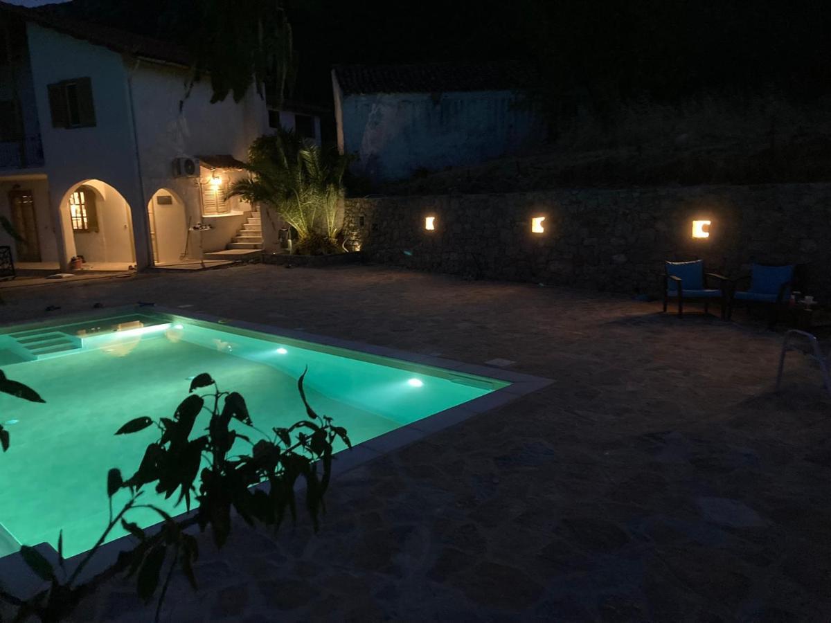 Villa Spiti Koryfi à Pera Melana Extérieur photo